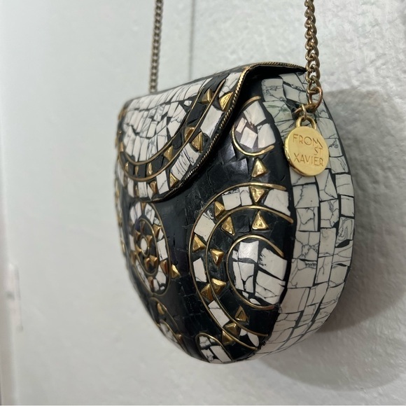 From St Xavier-Silver Metal Bag Handmade Embossed Shoulder Clutch - Picture 3 of 6